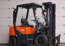 Автонавантажувач дизельний Doosan D25G