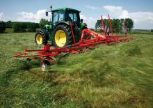 барабанні сіноворушилки Kuhn GF 8702