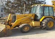 Екскаватор-навантажувач John Deere Construction 410 D