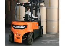 Електричні навантажувачі Doosan B50X-7
