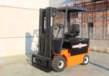Електричні навантажувачі Lugli ELX 25