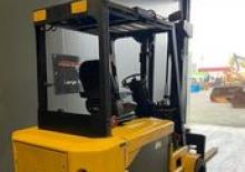 Електричні навантажувачі Caterpillar M 120 D