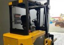 Електричні навантажувачі Caterpillar M 120 D