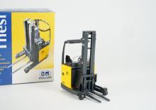 Електричні штабелері OM-Pimespo Thesi B 2-2000