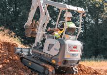 Електричний гусеничний екскаватор Takeuchi TB 20 e