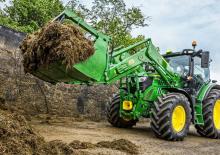Фронтальний навантажувач John Deere 683R