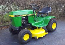 Газонокосарки, газонні та садові трактори John Deere 111