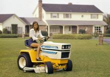 Газонокосарки, газонні та садові трактори Cub Cadet 1650