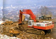 Гусеничні екскаватори Case Poclain 600 CK