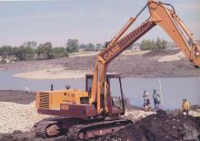 Гусеничні екскаватори Case Poclain 688 CK
