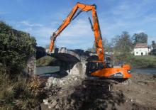 Гусеничні екскаватори Develon DX245DM-7