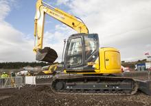 Гусеничні екскаватори New Holland E140C SR LC