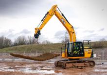 Гусеничні екскаватори JCB JS180LC