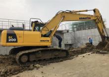 Гусеничні екскаватори Komatsu PC200-8
