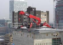 Гусеничні крани - телескопічна стріла UNIC URW-706