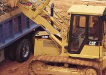 Гусеничні навантажувачі Caterpillar 933