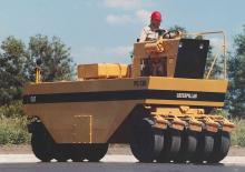 Катки на гумових колесах Caterpillar PS110