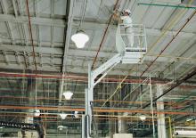 Підйомники з однією вертикальною щоглою Lift-A-Loft AMR40-18