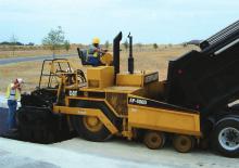 Колісні асфальтоукладальники Caterpillar AP800D