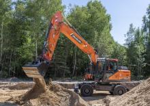 Колісні екскаватори Develon DX210W-7 