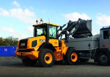 Колісні навантажувачі JCB 411 BHT
