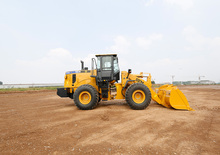 Колісні навантажувачі SEM 658D