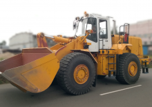Колісні навантажувачі Belaz 68010