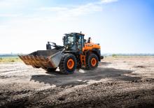 Колісні навантажувачі Develon DL320-7