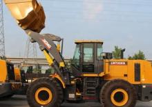 Колісні навантажувачі XCMG LW700KN