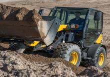 Колісні навантажувачі Komatsu WA70-7 