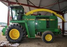 Кормозбиральні комбайни 2-силові John Deere 6710