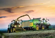 Кормозбиральні комбайни 4-силові John Deere 8100 