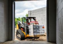Міні-навантажувачі JCB 215T