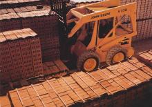 Міні-навантажувачі John Deere Construction 675B