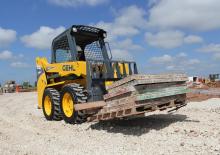 Міні-навантажувачі Gehl R135