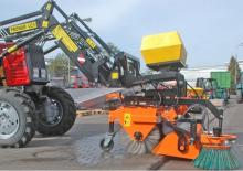 Монтажні підмітальні машини Pronar ZM 2000 