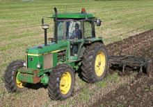 Муніципальні трактори John Deere 3140
