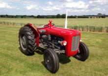 Муніципальні трактори Massey Ferguson 35