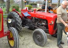 Муніципальні трактори Massey Ferguson 37