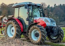 Муніципальні трактори Steyr 375 Kompakt