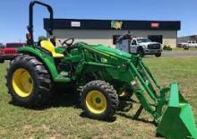 Муніципальні трактори John Deere 4044M 