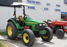 Муніципальні трактори John Deere 5320