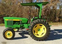 Муніципальні трактори John Deere 820