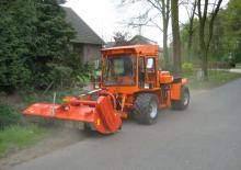 Муніципальні трактори Bergmeister-Hieble 954