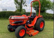 Муніципальні трактори Kubota B2150