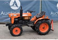 Муніципальні трактори Kubota B7100