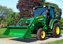 Муніципальні трактори John Deere 3720