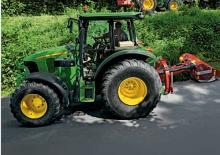 Муніципальні трактори John Deere 3720