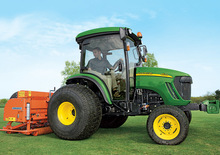 Муніципальні трактори John Deere 4520