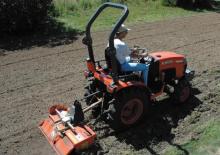 Муніципальні трактори Kubota B 2230 HDB-C